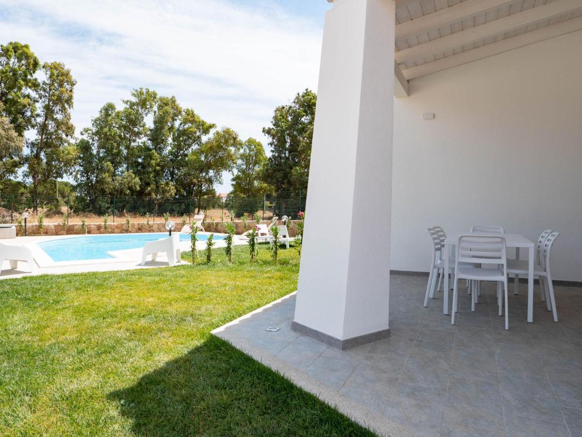 Villetta Con Piscina Budoni Affitti Spiaggia 700 Mt Luaran gambar