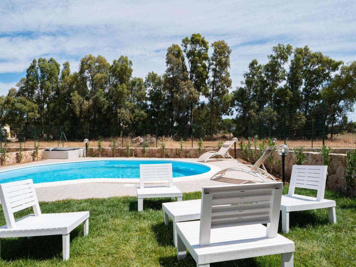Villetta Con Piscina Budoni Affitti Spiaggia 700 Mt Luaran gambar