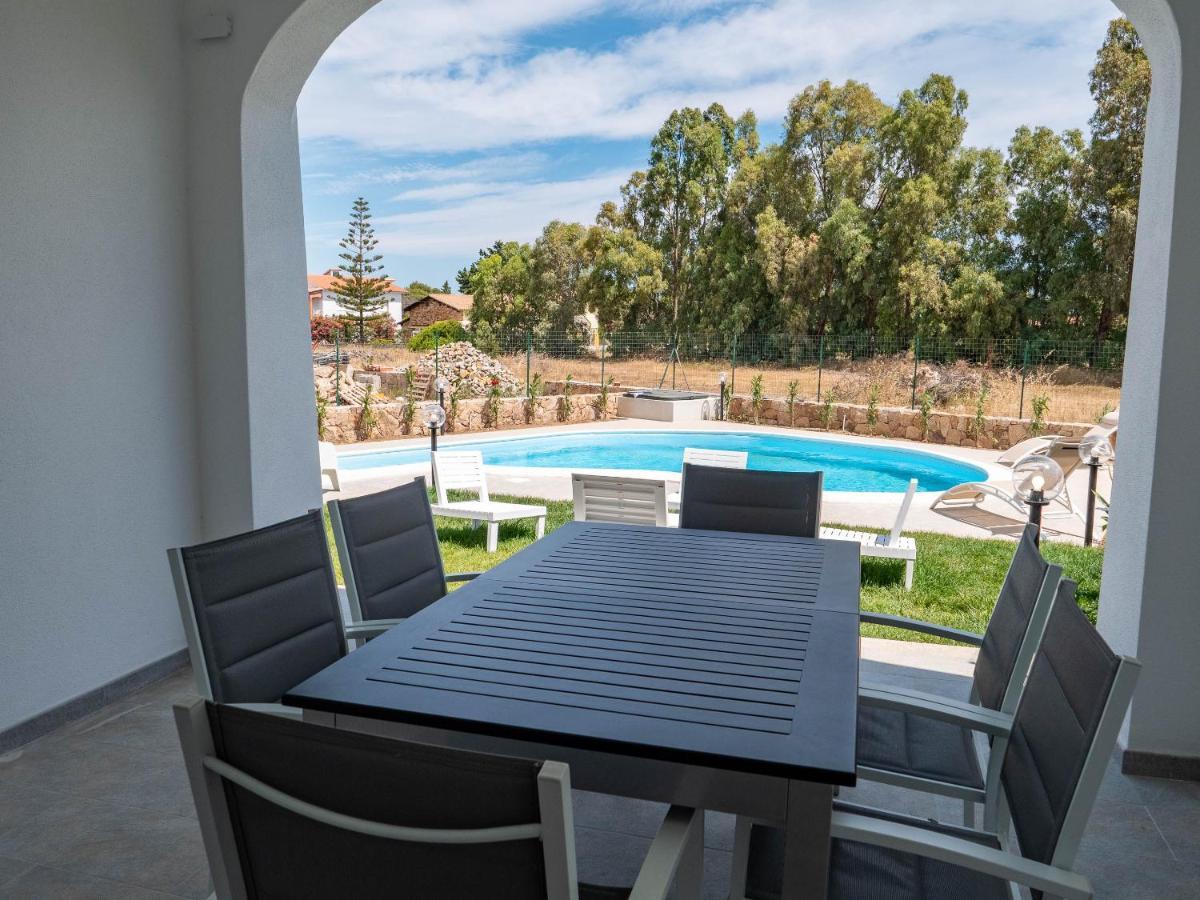 Villetta Con Piscina Budoni Affitti Spiaggia 700 Mt Luaran gambar